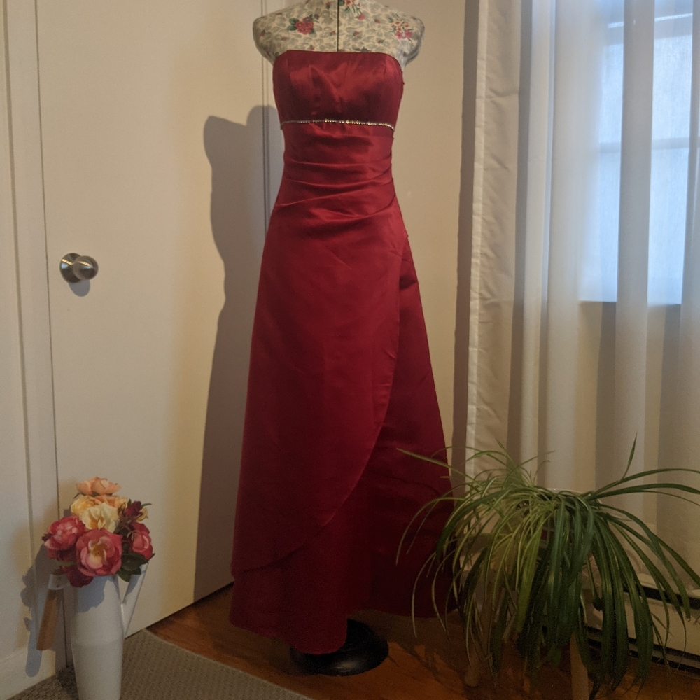 Classic Strapless Red Prom Gown with Embellished Waist